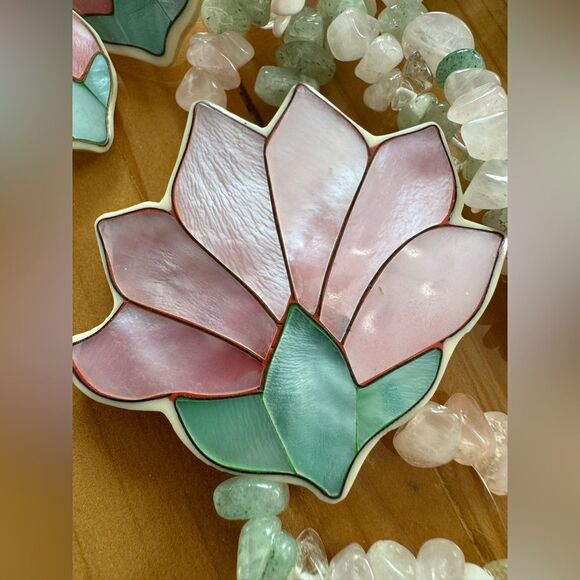 Lee Sands Vintage Flower Semi Precious Stone and Shell Necklace and Earring Set - Picture 6 of 9